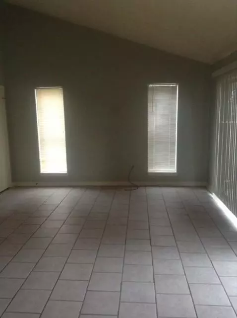8646 G S R I Ave, Oak Hills Place, LA 70810