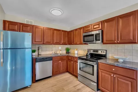 1000 Ivorie Ct, Burlington, NJ 08016