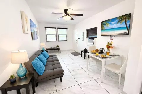 324 Van Buren St, Hollywood, FL 33019