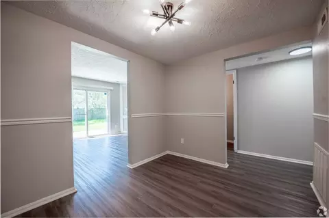 8444 Rothbury Dr, Indianapolis, IN 46260 photo 2