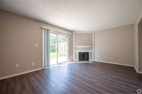 8444 Rothbury Dr, Indianapolis, IN 46260 photo 6