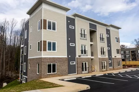 2118 Commonwealth Dr, Charlottesville, VA 22901