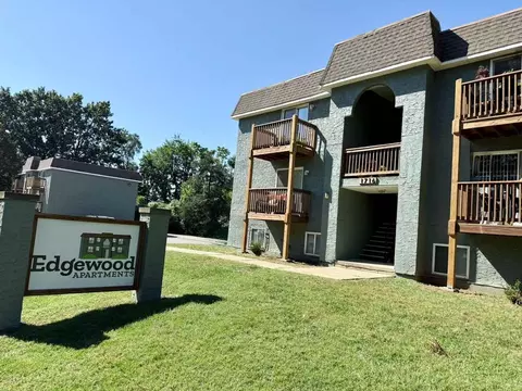 1712 S Ash Ave, Independence, MO 64052
