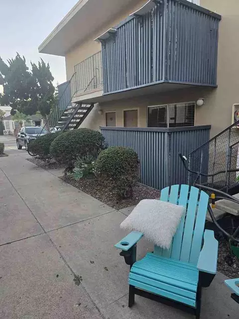1254 Pacific Beach Dr, San Diego, CA 92109