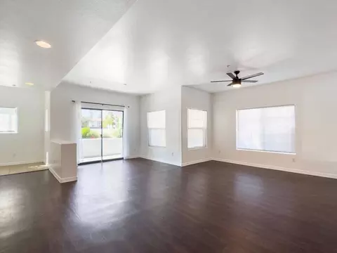 8050 N 61st Ave, Glendale, AZ 85302