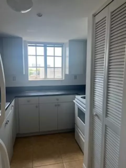 1942 NW Flagler Ter, Miami, FL 33125
