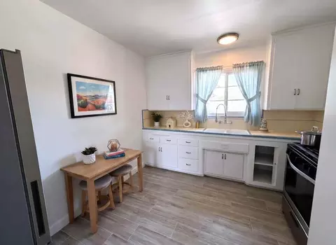 1553 Riverside Dr, Glendale, CA 91201