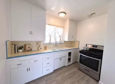 1553 Riverside Dr, Glendale, CA 91201 photo 9