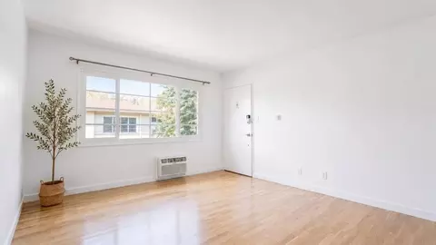 1553 Riverside Dr, Glendale, CA 91201 photo 13