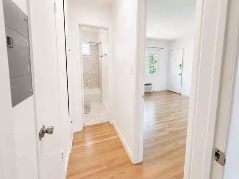 1553 Riverside Dr, Glendale, CA 91201 photo 6