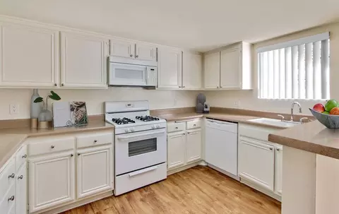4423 Coldwater Canyon Ave, Los Angeles, CA 91604