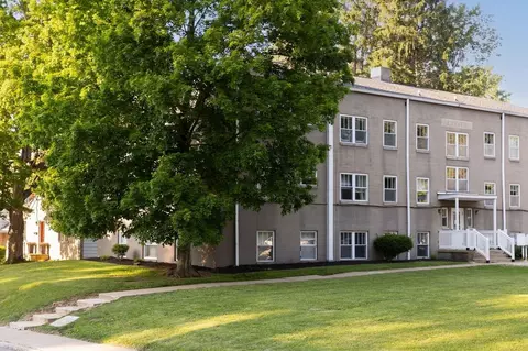 809 S Henderson St, Bloomington, IN 47401