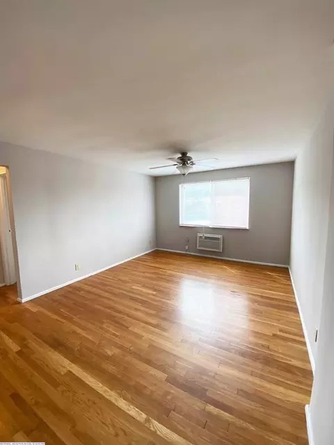 566 Lowell Ave, Cincinnati, OH 45220