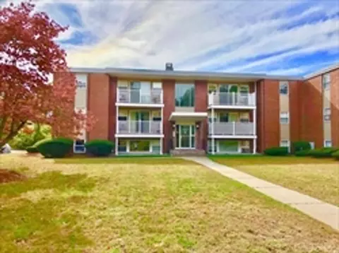 30 Worthen St, Chelmsford, MA 01824