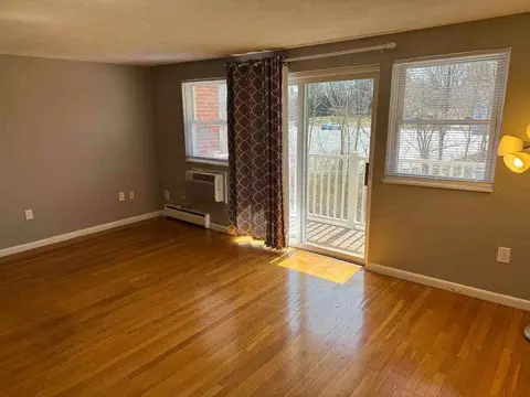 30 Worthen St, Chelmsford, MA 01824