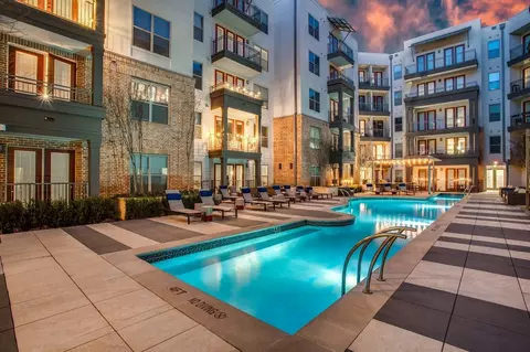 111 W Davis St, Dallas, TX 75208