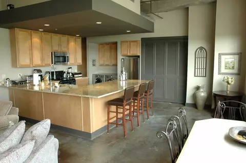 707 Prudden St, Lansing, MI 48906 photo 2
