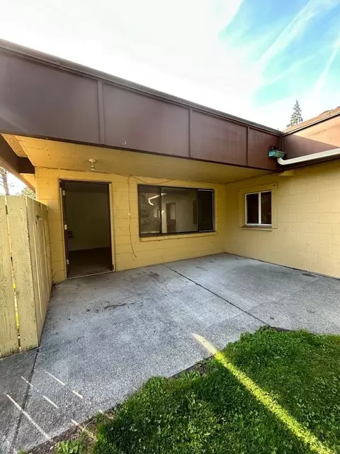 3125 N Oak Harbor Rd, Oak Harbor, WA 98277