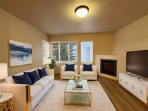 10790 16th Ave SW, Seattle, WA 98146