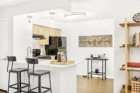 9806 Mahogany Dr, Gaithersburg, MD 20878 photo 4