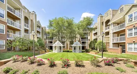 9806 Mahogany Dr, Gaithersburg, MD 20878 photo 51