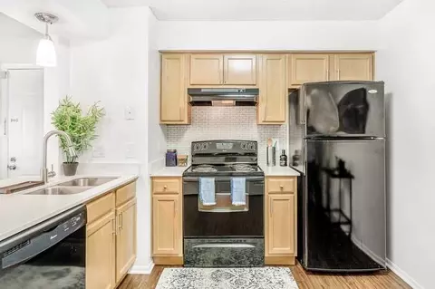 9806 Mahogany Dr, Gaithersburg, MD 20878 photo 5