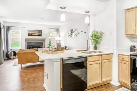 9806 Mahogany Dr, Gaithersburg, MD 20878 photo 8