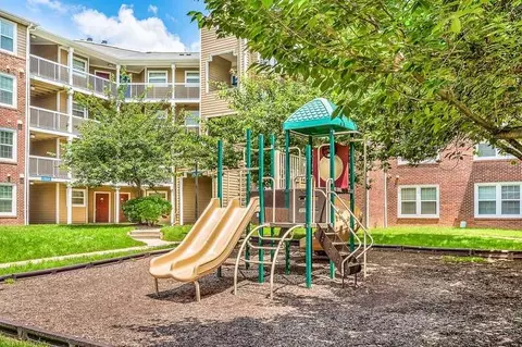 9806 Mahogany Dr, Gaithersburg, MD 20878 photo 43