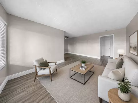 405 W 10th St, Santa Ana, CA 92701