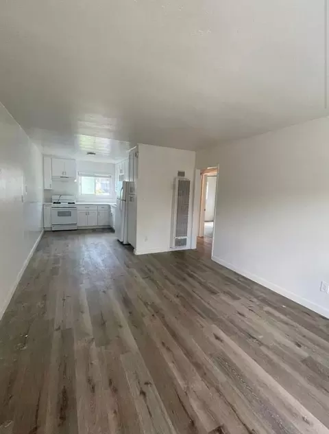4323 Mission Bay Dr, San Diego, CA 92109
