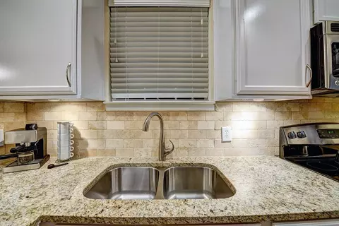 1919 Post Oak Park Dr, Houston, TX 77027 photo 26