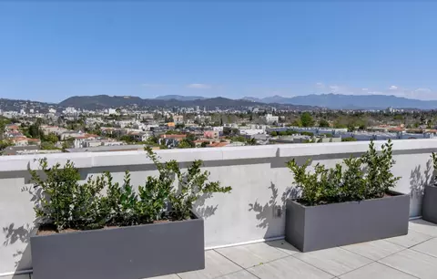 5768 W 3rd St, Los Angeles, CA 90036 photo 18