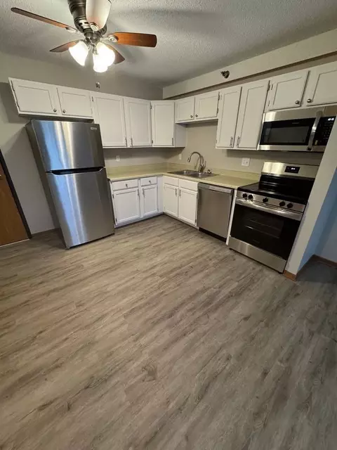 2625 Vine St, West Des Moines, IA 50265