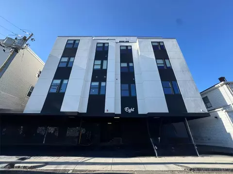 8 Avon St, Revere, MA 02151