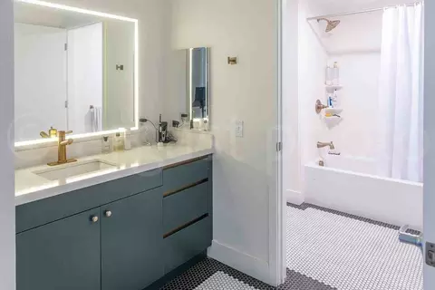 2556 Telegraph Ave, Berkeley, CA 94704 photo 2