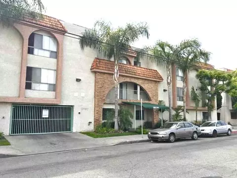 13707 Doty Ave, Hawthorne, CA 90250