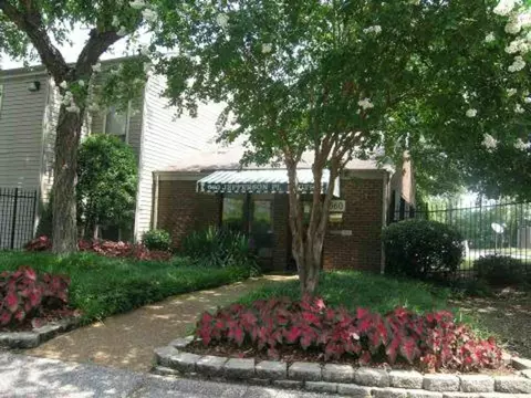 560 S Jefferson Pl, Memphis, TN 38105