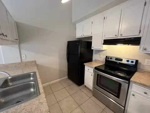 1801 Fairlane Rd, Tallahassee, FL 32303