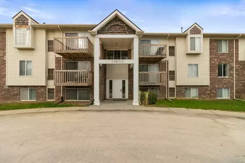 31600 W 9 Mile Rd, Farmington Hills, MI 48336