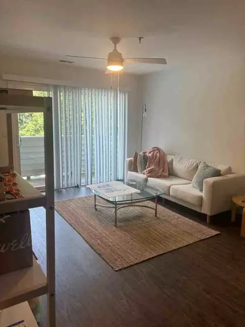 300-332 300-332 Commonwealth Court 2427 Peyton Dr, Charlottesville, VA 22901
