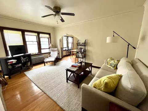 3825 N Oakland Ave, Shorewood, WI 53211