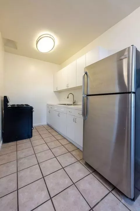 4717 Elmwood Ave, Los Angeles, CA 90004
