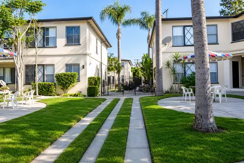 3300 Castle Heights Ave, Los Angeles, CA 90034