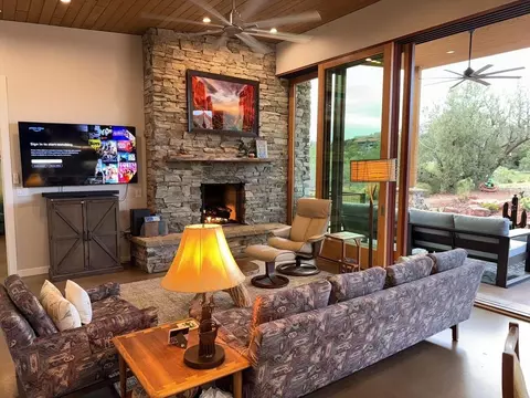 105 Rojo Dr, Sedona, AZ 86351