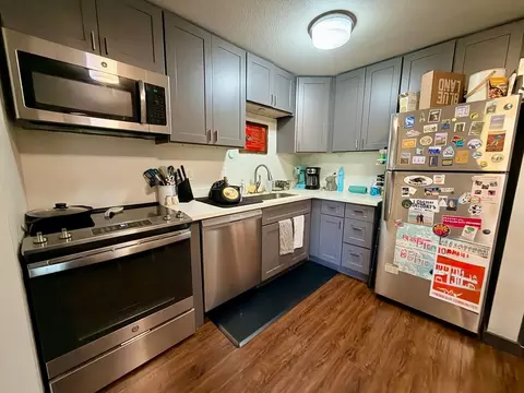 730 N 85th St, Seattle, WA 98103
