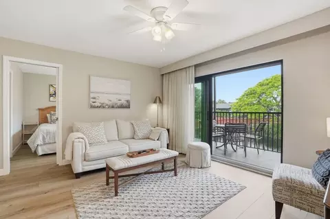 600 Neapolitan Way, Naples, FL 34103