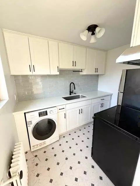 702 2nd Ave W, Seattle, WA 98119 photo 13