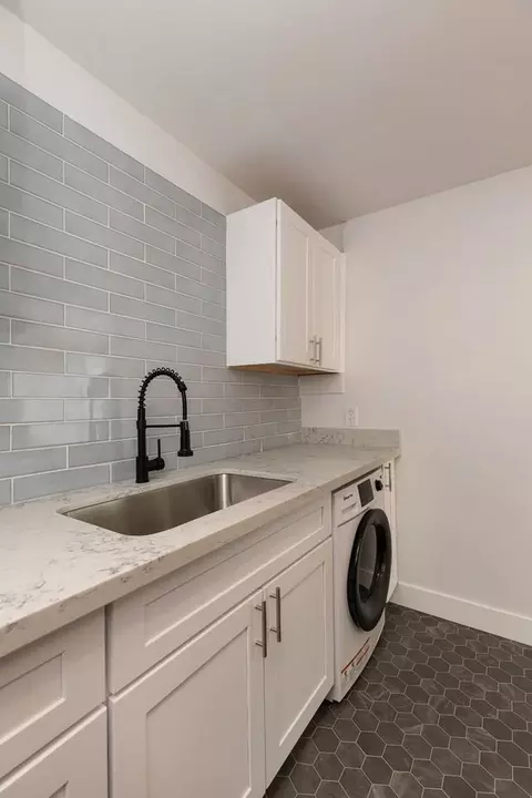 702 2nd Ave W, Seattle, WA 98119 photo 31