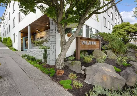 800 Queen Anne Ave N, Seattle, WA 98109