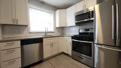 7752 Kingsbury Blvd, Clayton, MO 63105